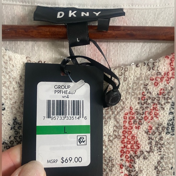 💋PRICE DROP💋DKNY: NWT ✨Sequined✨ Pattern Tee - Size L - Picture 3 of 4